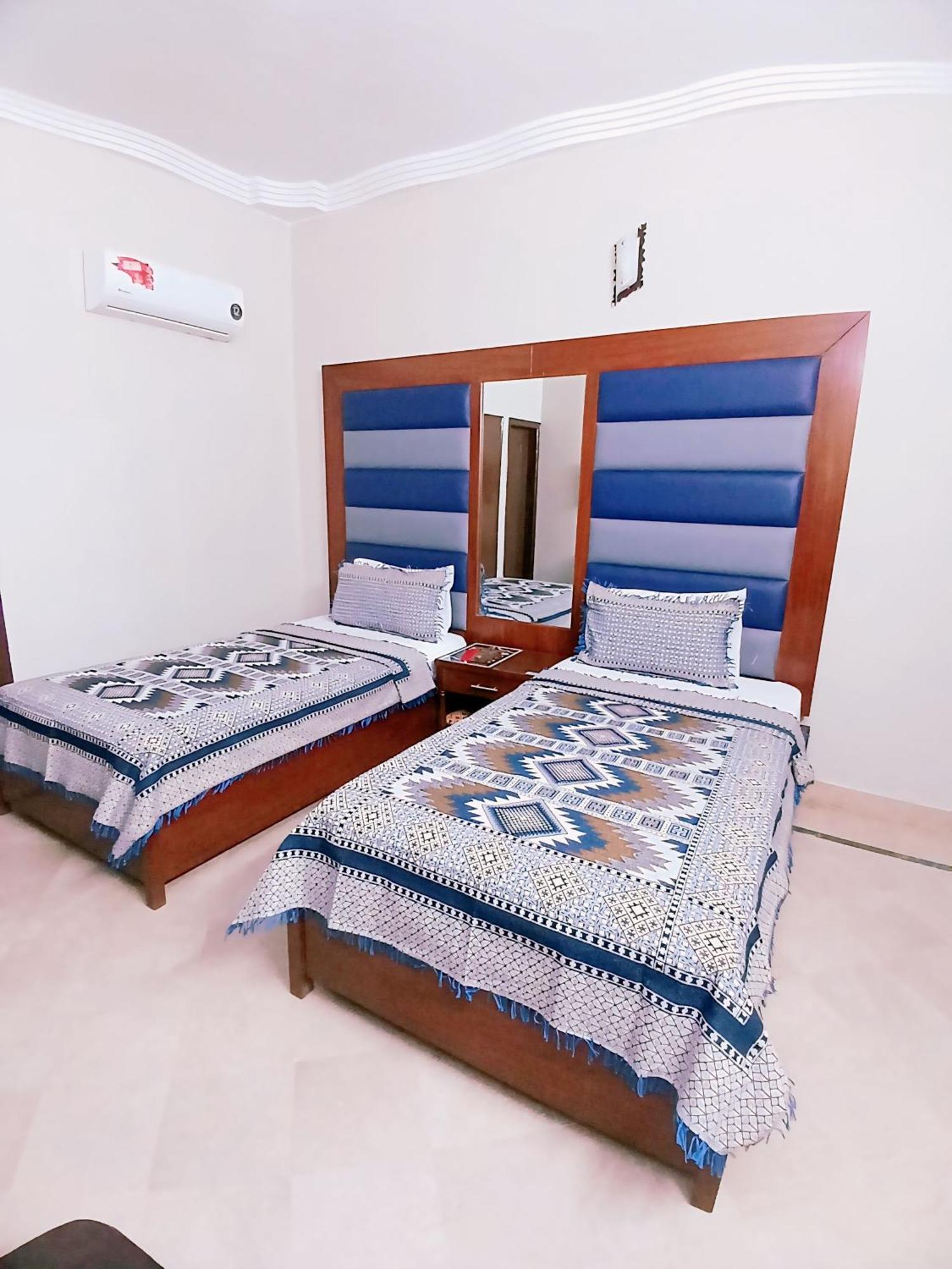 Subhan Palace Guest House كراتشي الغرفة الصورة